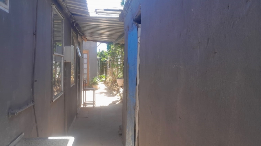 7 Bedroom Property for Sale in Nomzamo Western Cape